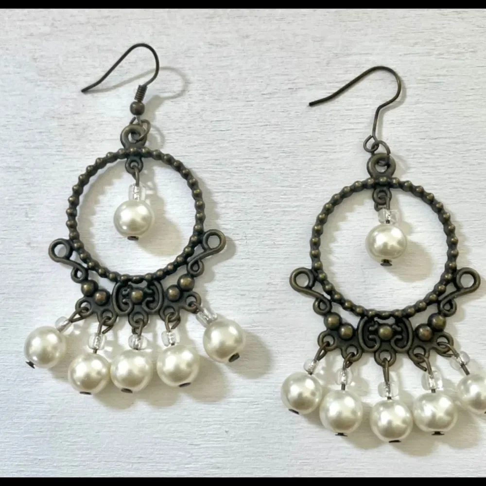 Pearl beaded dangling earrings